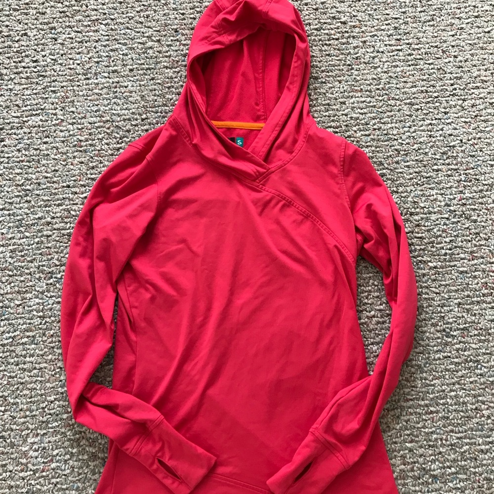 Under armour fitted sweat shirt